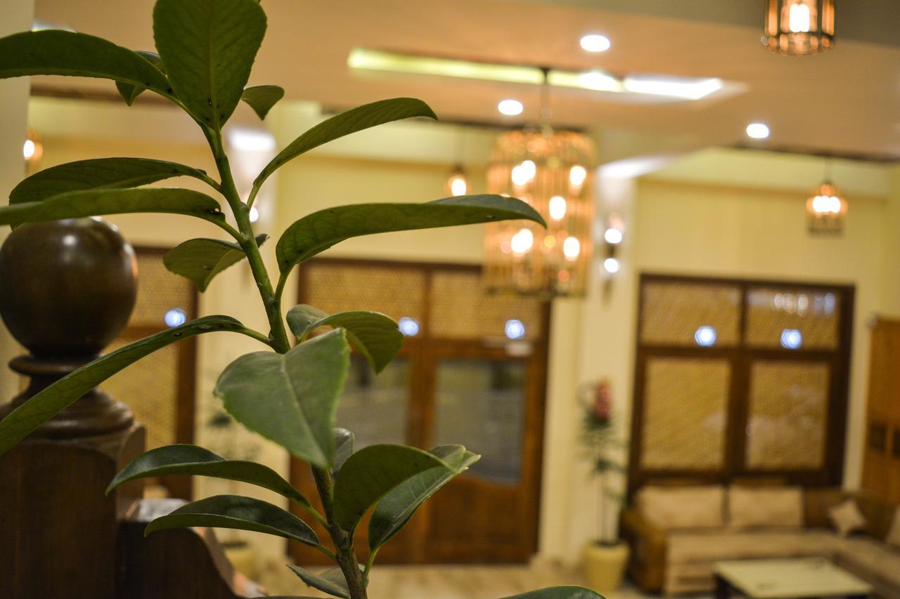 Hotel Royal Heritage Srinagar  Bagian luar foto