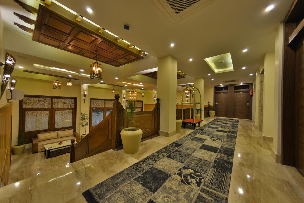 Hotel Royal Heritage Srinagar  Bagian luar foto