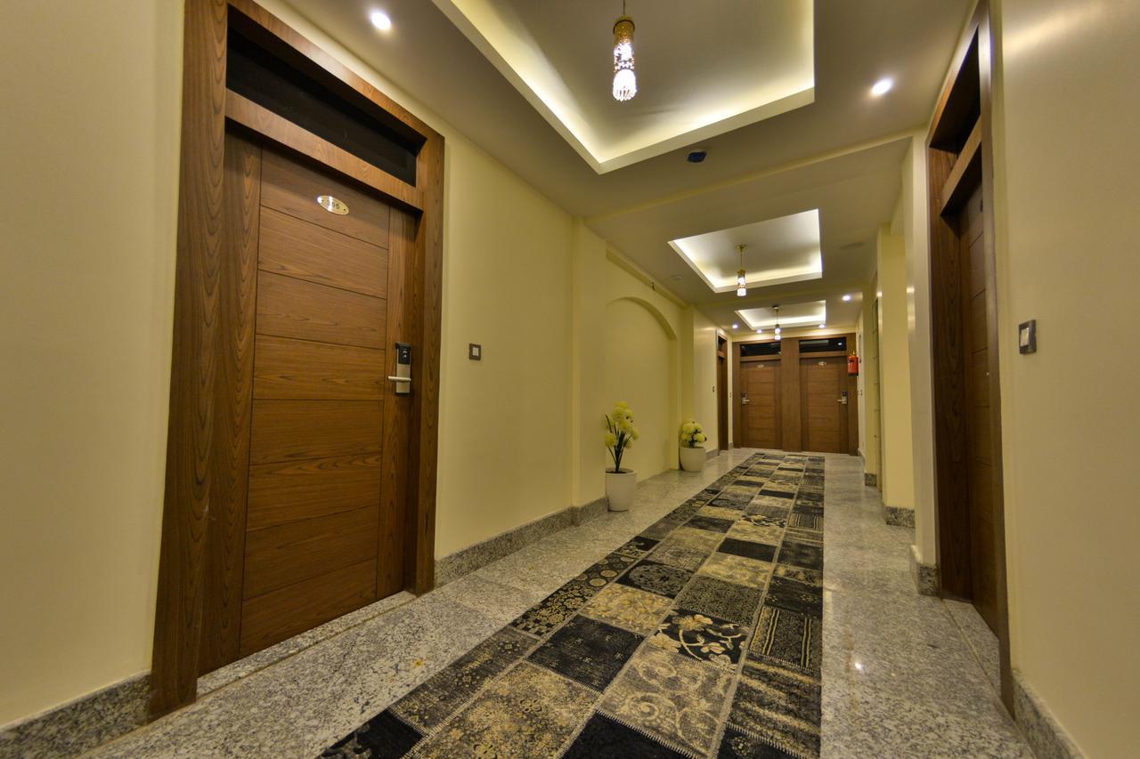 Hotel Royal Heritage Srinagar  Bagian luar foto